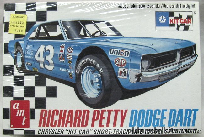 AMT 1/25 Richard Petty Chrysler Dodge Dart, T229 plastic model kit